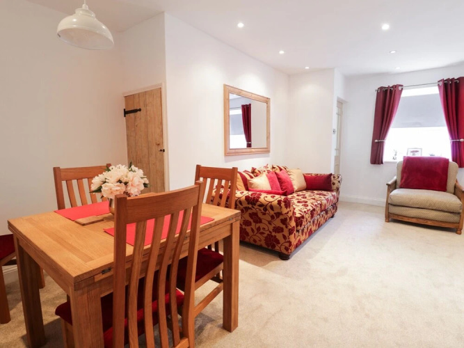 19 Cwmorthin Road