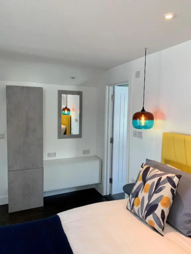Modern studio apartment with stunning views!