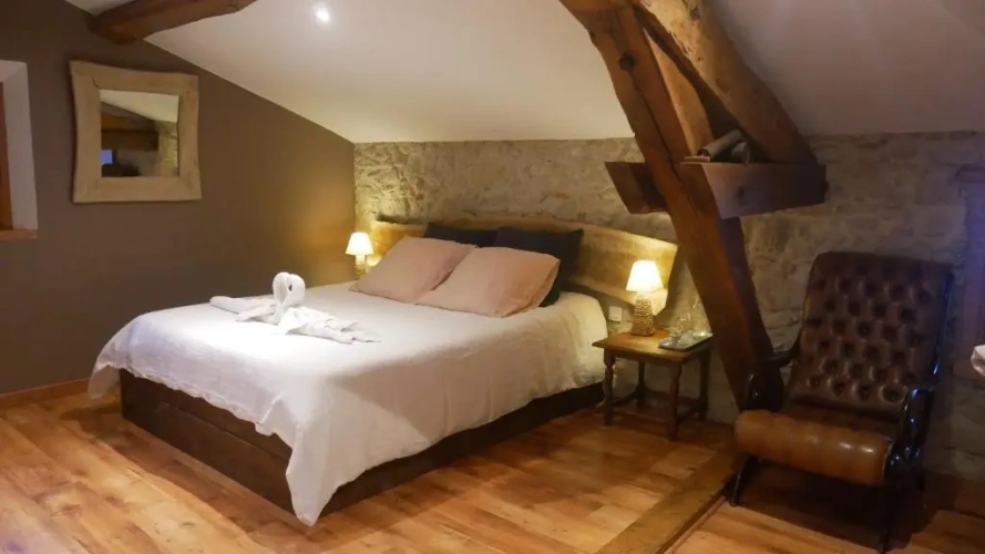 Standard Triple room with view