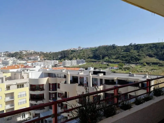 2 Bed Flat - Sleeps 4 - Parking - Wifi