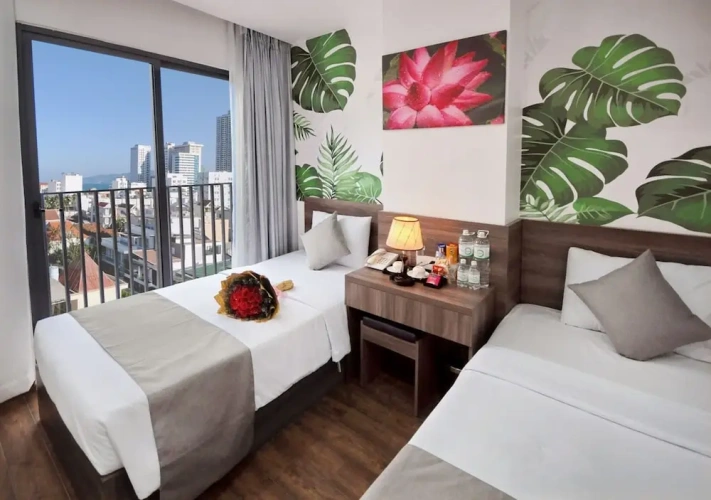1 Bedroom Premier Double room with balcony and with partial ocean view