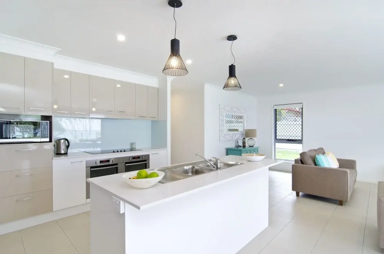 5 Bedrooms Standard room with water view