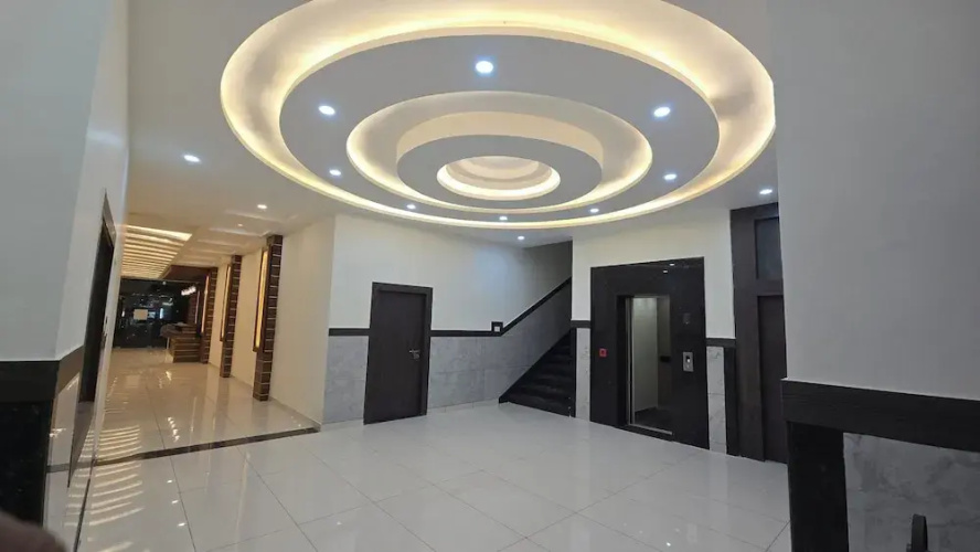 Hotel The Katra Avenue