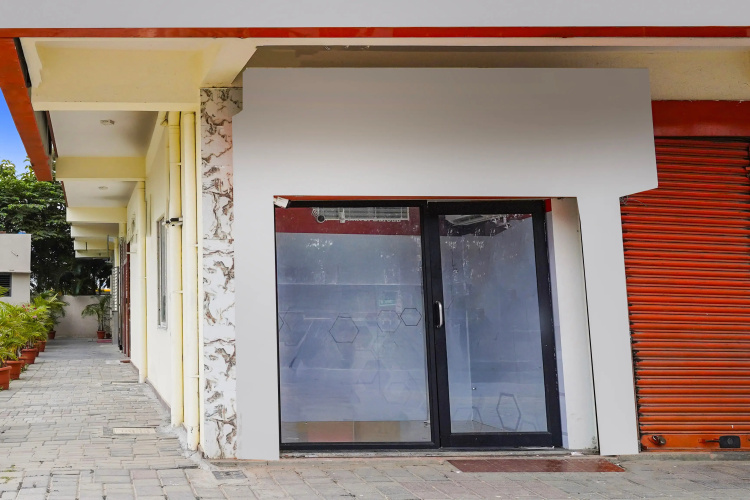 Hotel Royal Garuda Palace