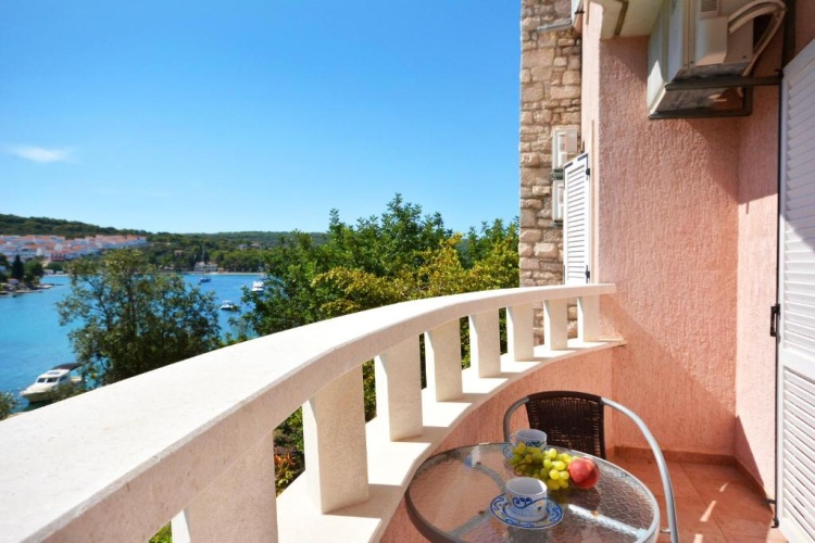 1 Bedroom Apartment with balcony