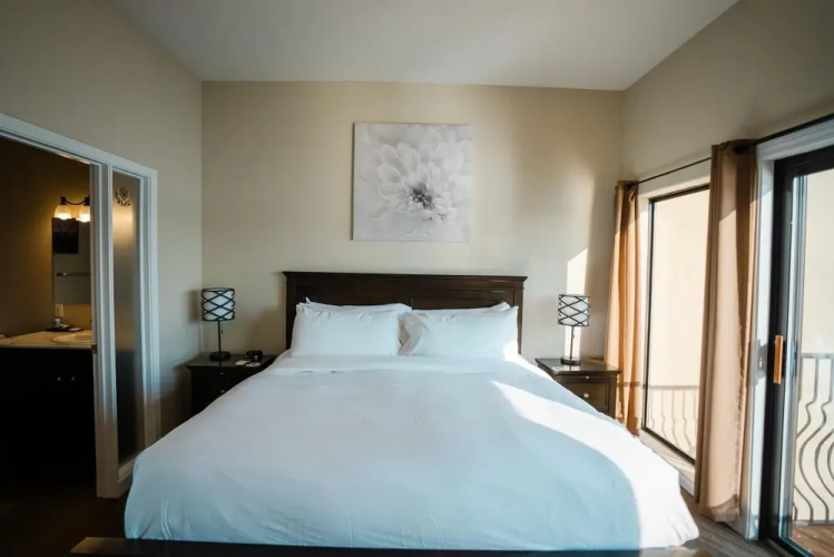 2 Bedroom Lake View Villa - Unit 307