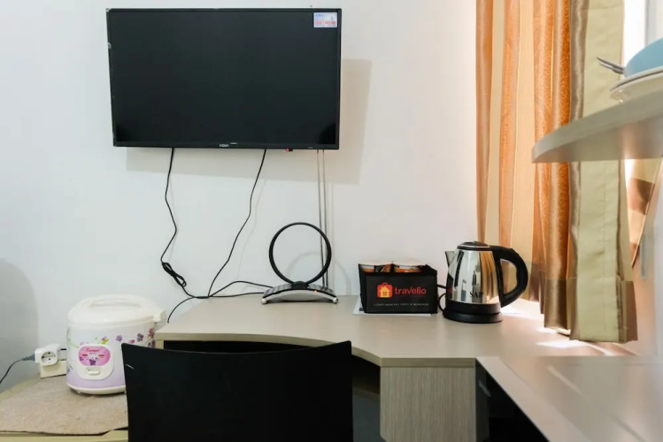 Cozy Studio (No Kitchen) at Aeropolis Apartment