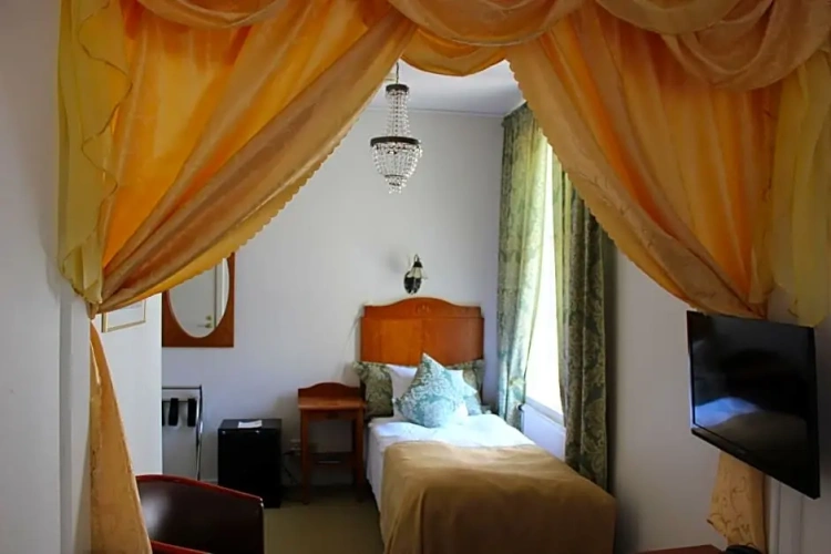 Standard Double room with view