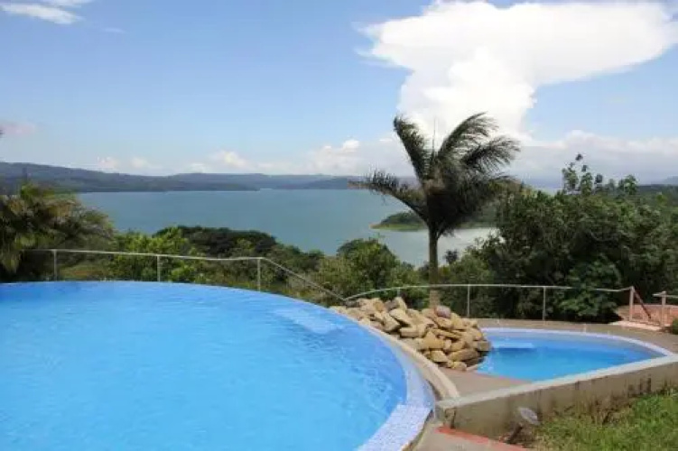 Lake Arenal Condos