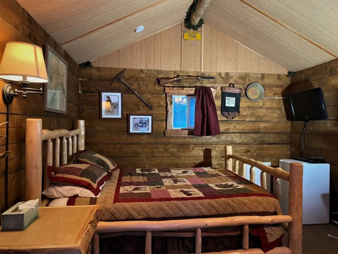 Alaska Creekside Cabins