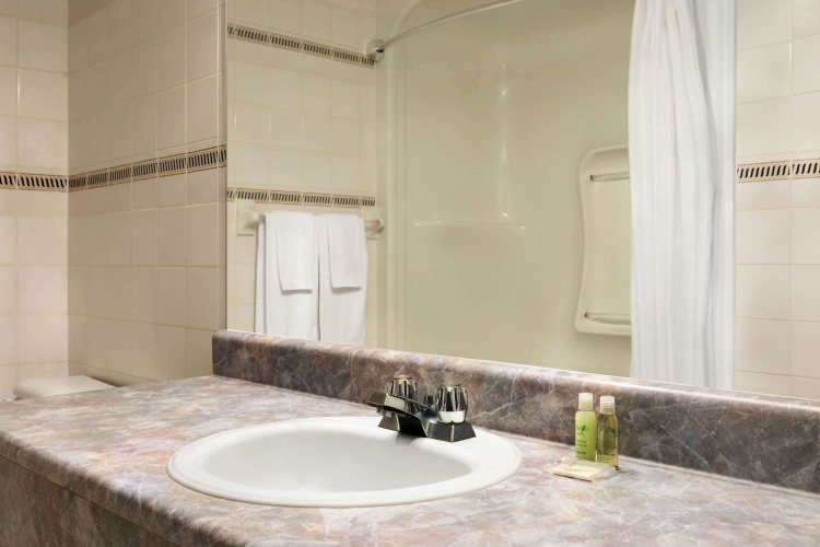 Travelodge By Wyndham Rigaud photo 9