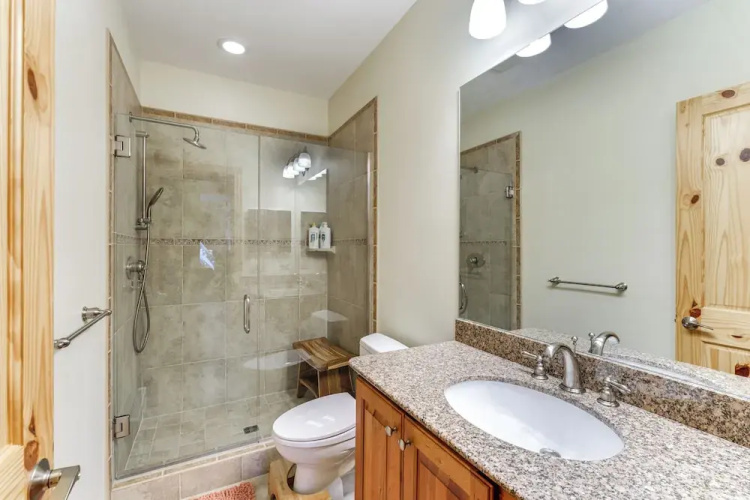 2 Mi to Angel Fire Resort: Mtn-view Condo!