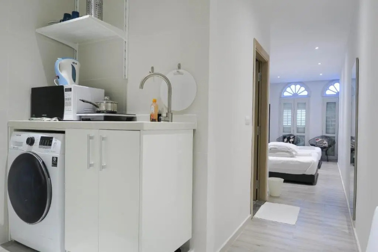 Comfy Studio 3 by ReCharge