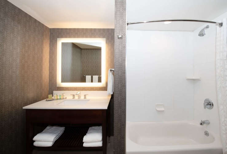 DoubleTree by Hilton Hotel & Suites Charleston Airport photo 11
