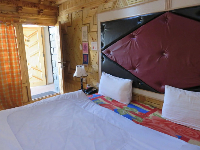 Hotel Nezer Holiday Inn