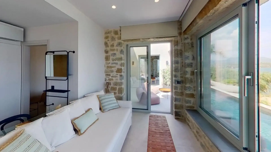 Akria Suites