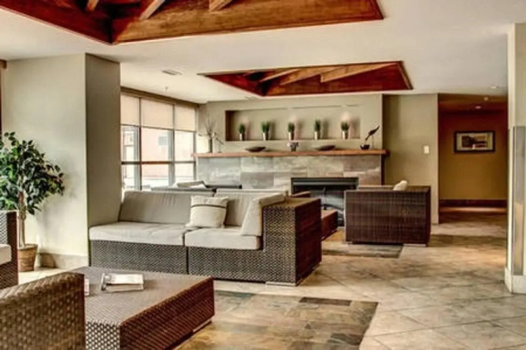 Tranquil Apartment Overlooking Creek #244