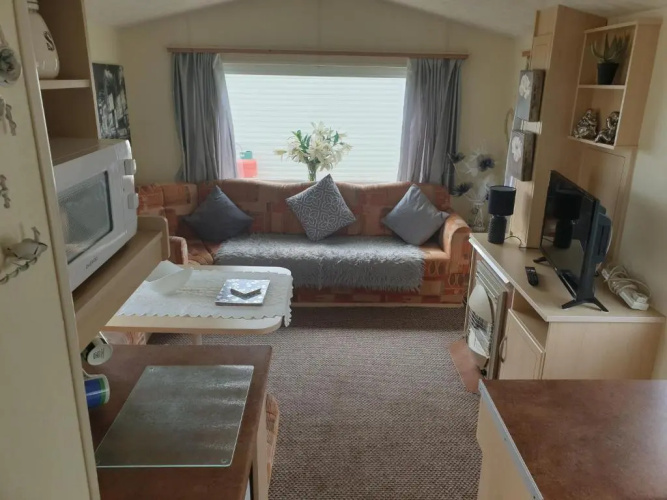 4 BERTH CARAVAN SILVER BEACH INGOLDMELLS number 90