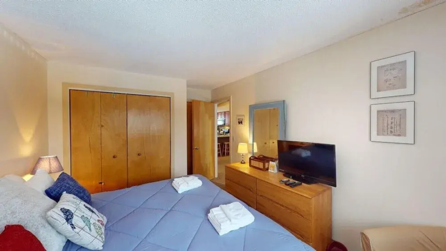 Woods Village 33