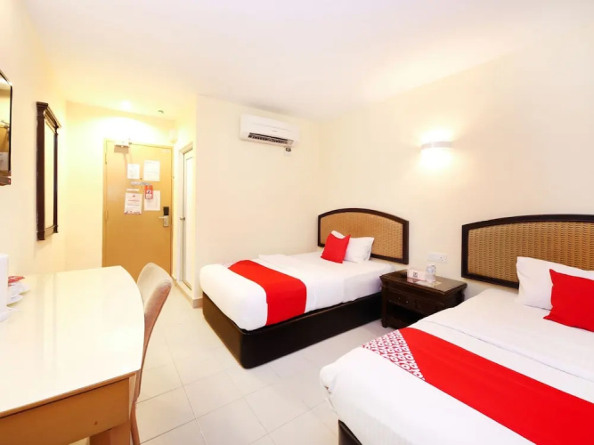 Seven Days Hotel