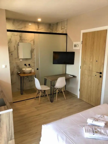 ATHONITE all seasons luxury suites