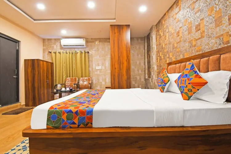 Fabhotel Royal Lagoon
