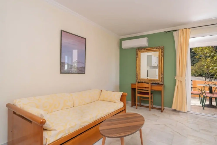 Single Apartment