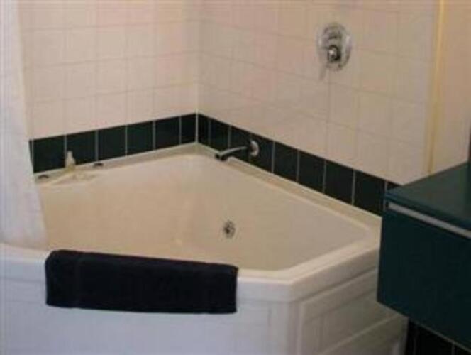 Pavilion Motel & Conference CentreOver view