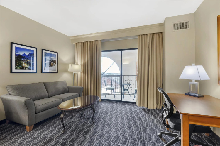Best Western Plus Swiss Chalet Hotel & Suites