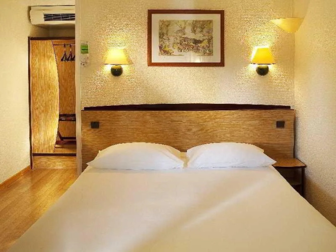 Hotel Campanile Lourdes
