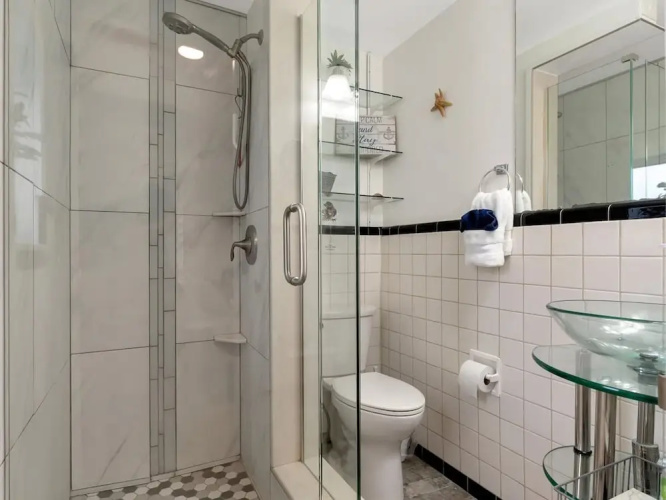 Beach 2 Blocks Away Heated Pool Waterview Suite