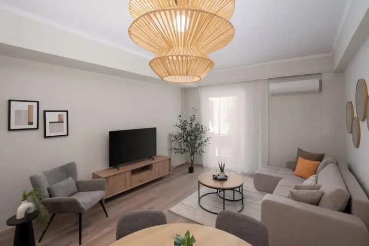 Classic Apartment in Piraeus, walk to Zeas Marina