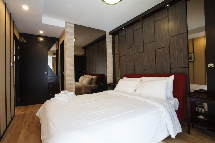 2A - 2 Bedroom Downtown Apartment With Shared Pool