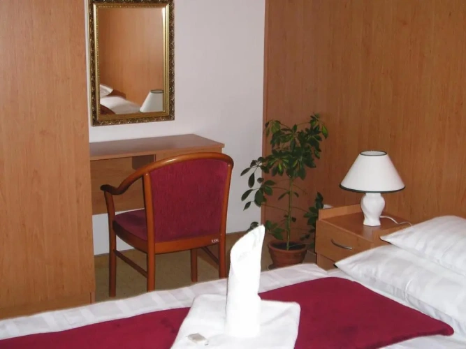 2 Bedrooms Double Suite