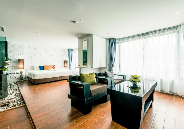 Raha Grand Hotel