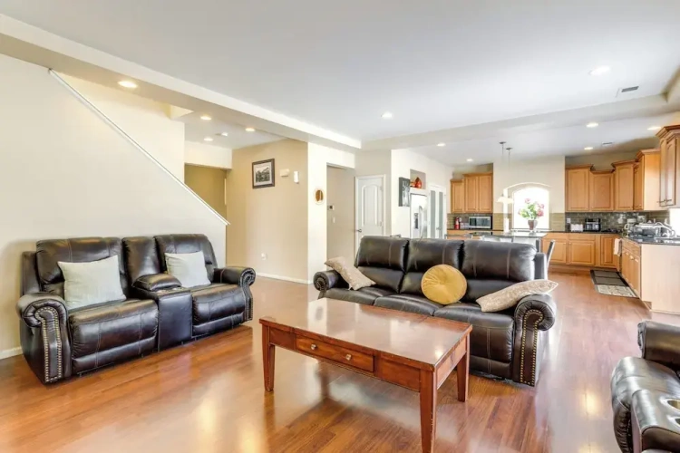 5 Bedrooms Cottage