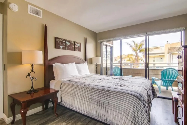 Beach Style 3 - 6 Br Home