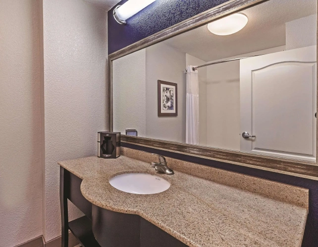 Standard Double room with partial view
