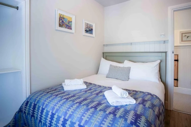 3 Bedrooms Cottage