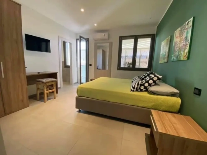 Standard Triple room
