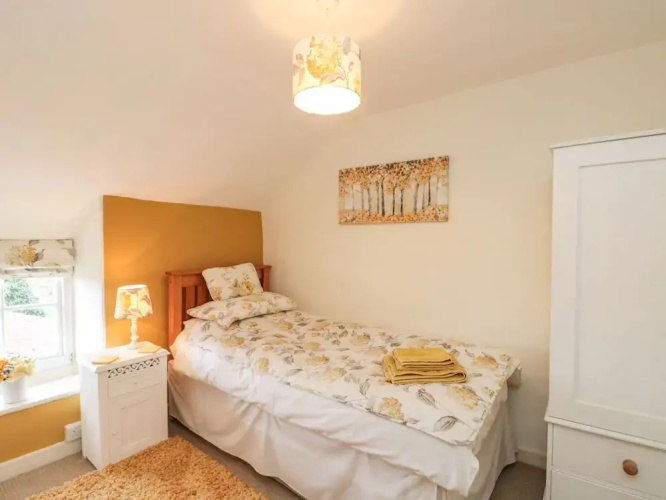 12 Castlegate