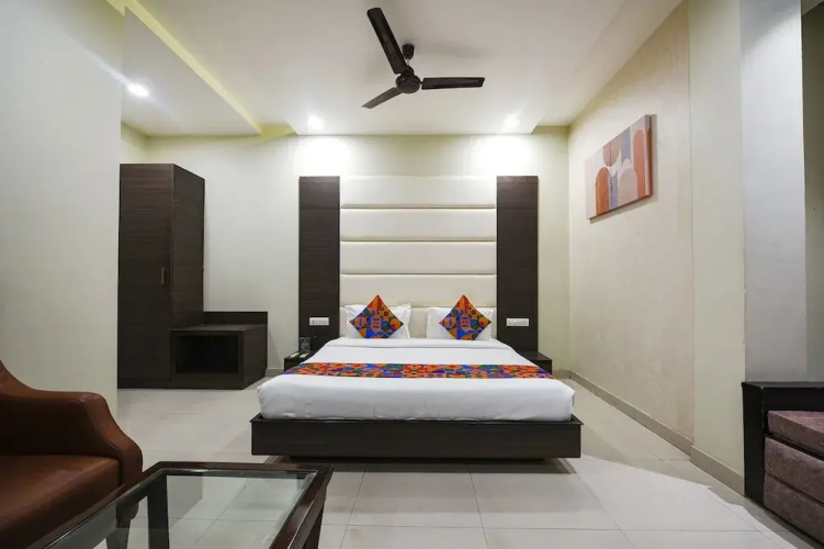 OYO Rooms Railway Station Exit Gate