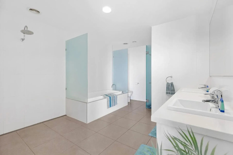 3 Alpha on Elanda Stunning Ocean View Apartment