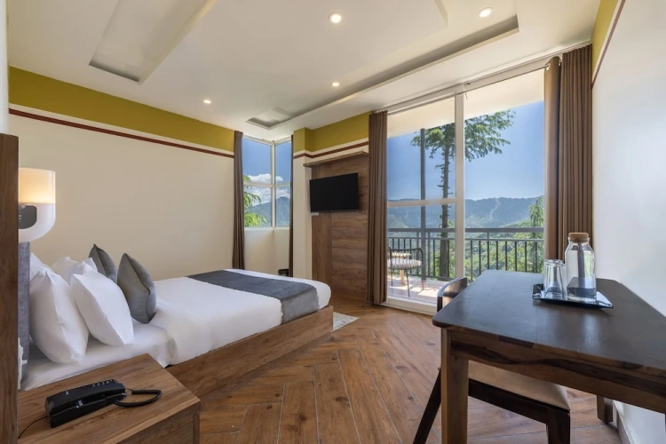 Standard Quadruple Family room with balcony and with view