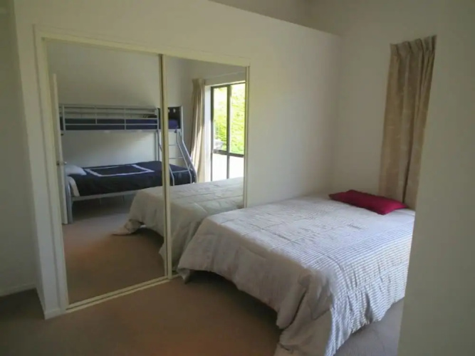 5 Chalet Cres