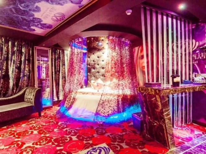 Houhai Theme Hotel