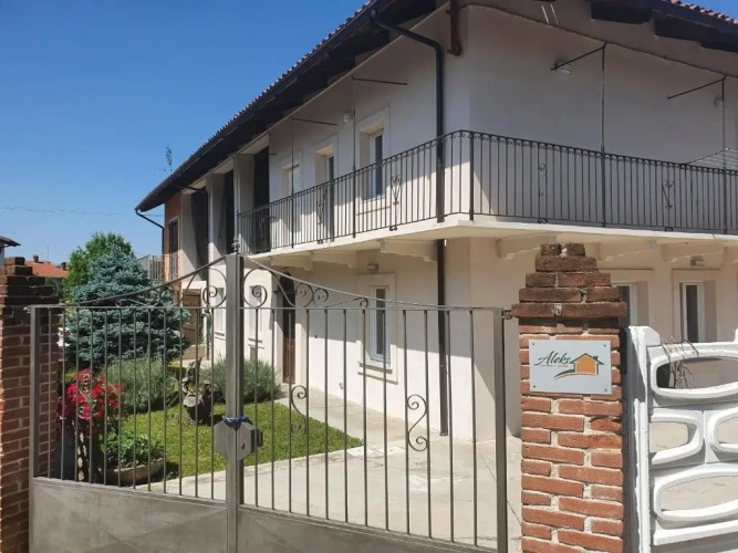 3 Bedrooms Cottage