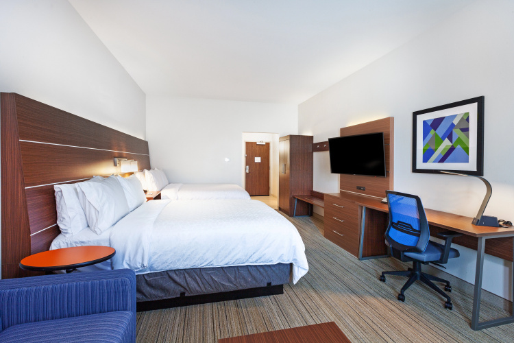 Holiday Inn Express & Sts Tulsa Northeast - Owasso photo 8