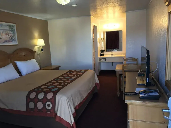 Super 8 Evanston