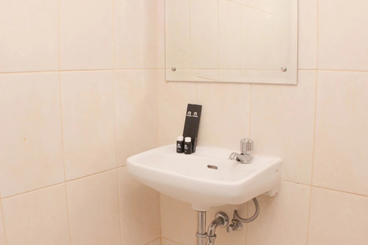 Modern Look And Comfy Studio Apartment At Springlake Summarecon